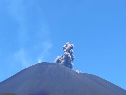 Dopo pochi mesi di tregua, il magma riaffiora ai crateri sommitali dell’Etna: aggiornamento all’8 maggio 2019