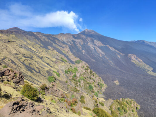 Etna quota 3000: la Sicilia più selvaggia e autentica da vivere
